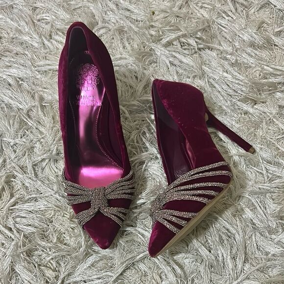 NWOB Vince Camuto Faine Plush Velvet Embellished Stiletto Pumps in Magenta Sz 6 - Picture 6 of 12